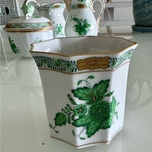 Herend Rare Accent Piece in Chinese Bouquet